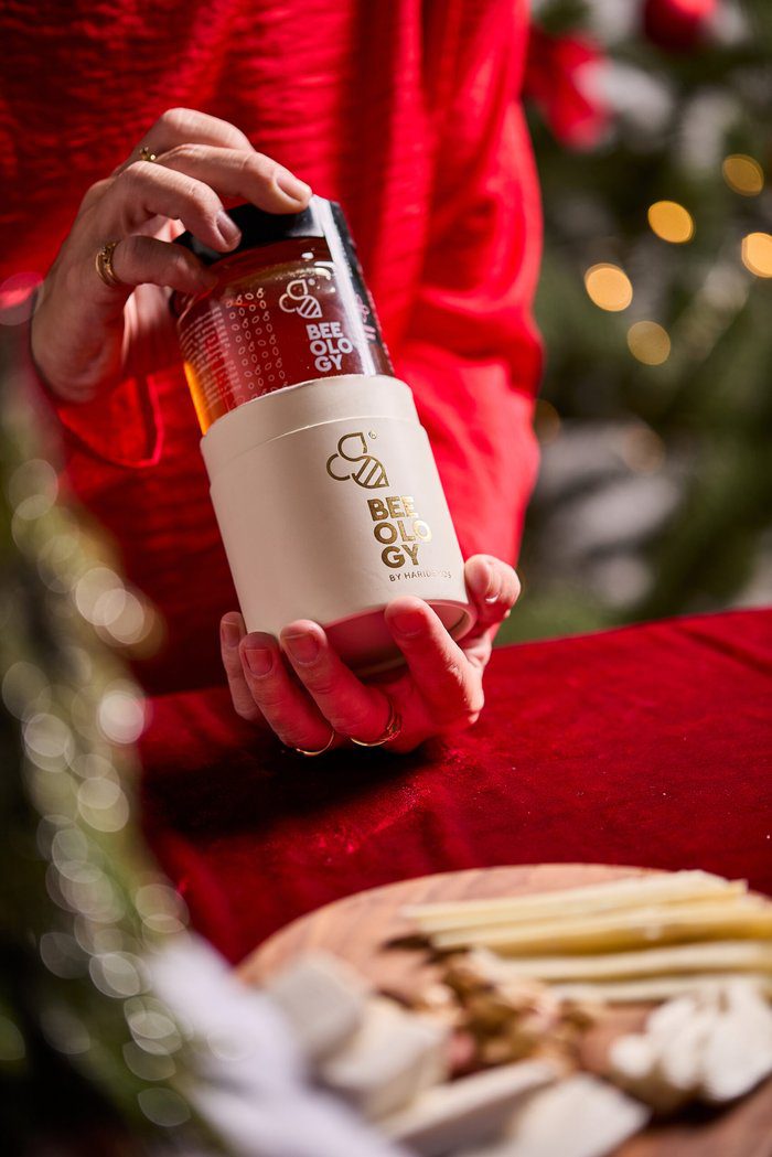 photo BEEOLOGY BY HARIDEMOS Honey that brings festive magic to every gift