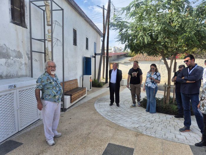 γραφικό Inspiration from stone and sea new works by Cypriot artists in Larnaca
