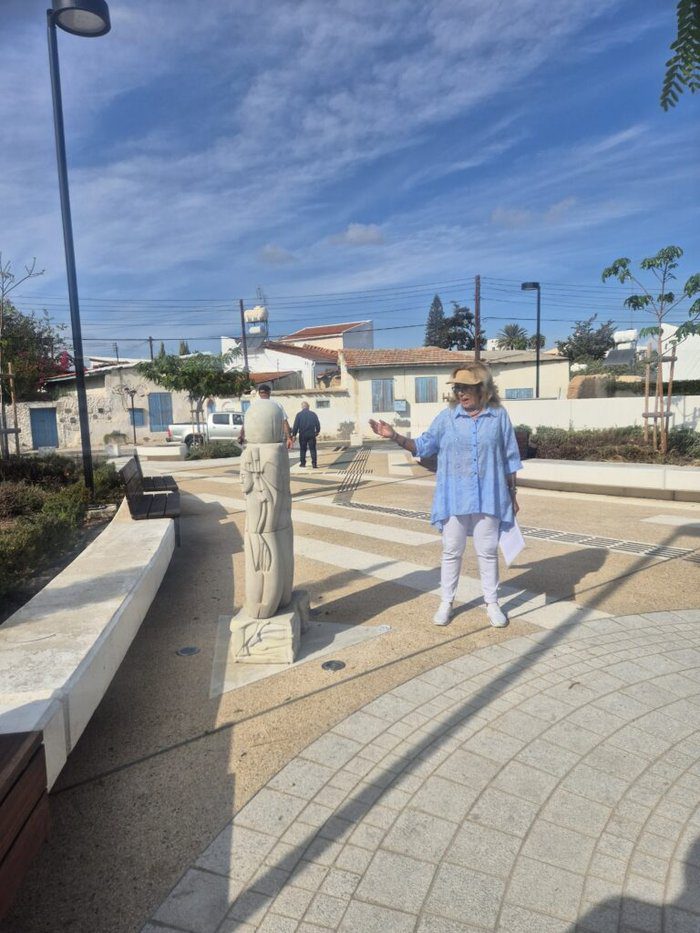 φωτογραφία Six first sculptures decorating the Artists Park Mediterranean in Larnaca