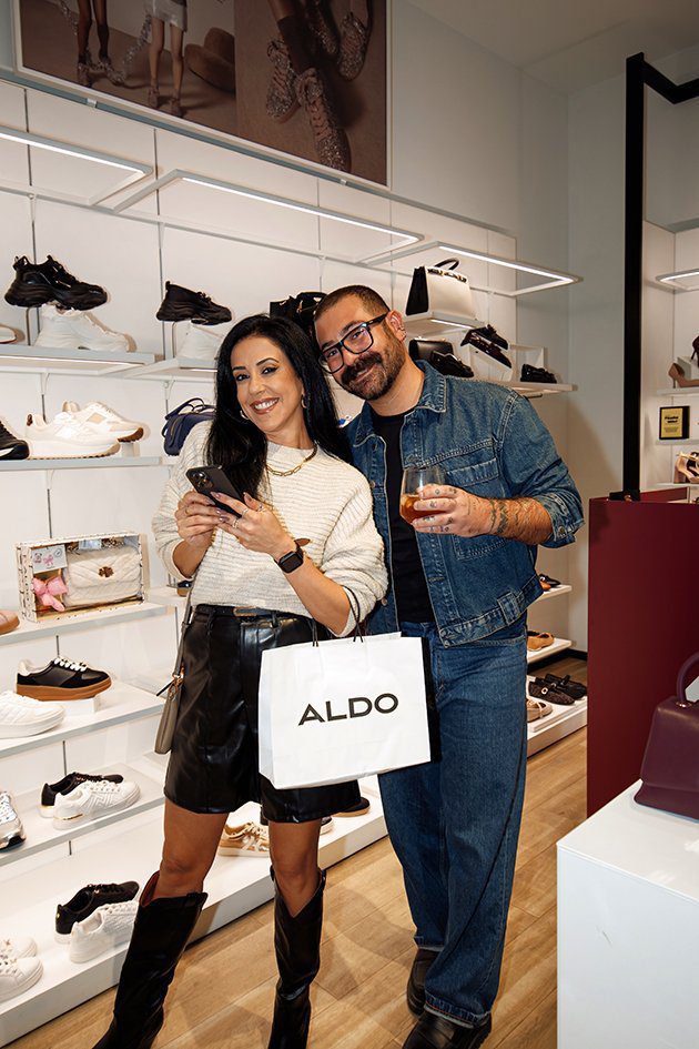 момент ALDO Блеск мода и стиль Гости, испытавшие Holiday