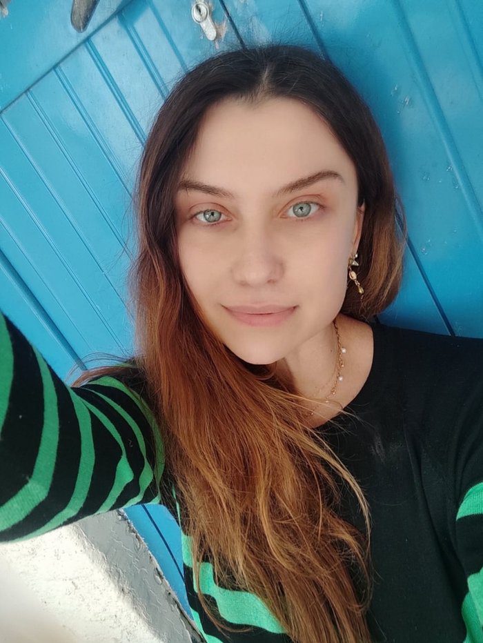 Graphic CLAUDIA DELMER The Voice Rooted in Greece Has Passed Away