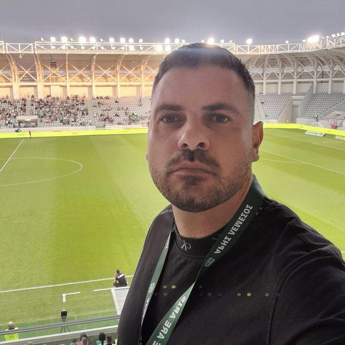 Image of Loukas Kourousiis gaining attention