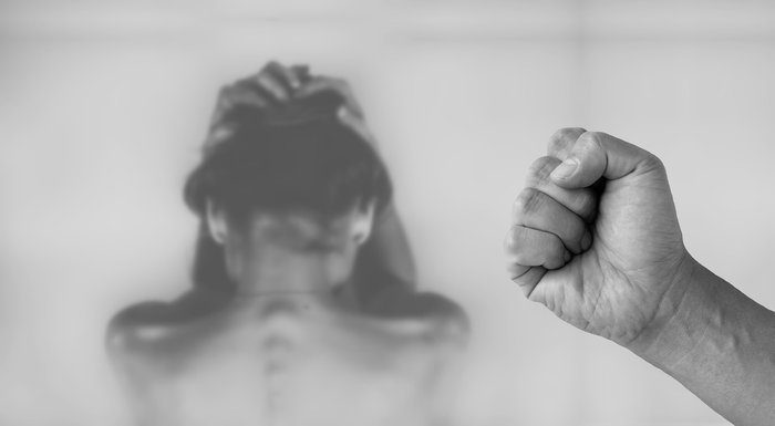 στιγμιότυπο ΒΙΑΣΕ ΚΟΡΗ ΚΑΙ ΜΗΤΕΡΑ Το Εφετείο επικύρωσε την καταδίκη και ζητά