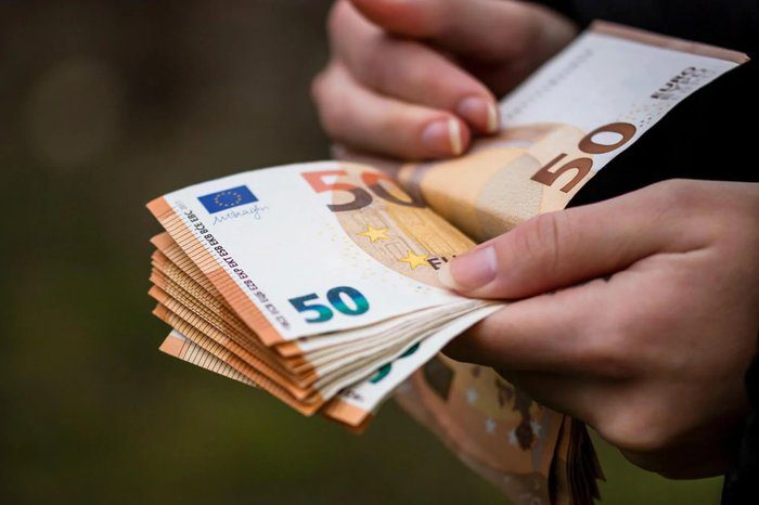 illustration Most borrowers pay loans on time banks report