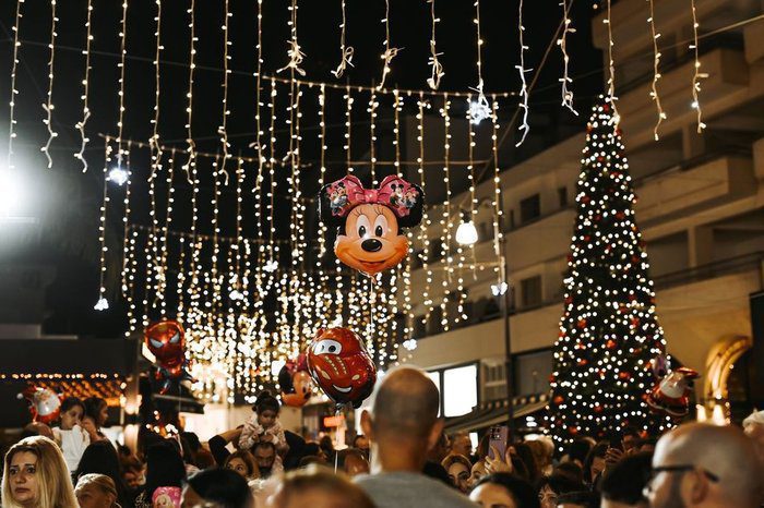 οπτικό Μάθε σε ποιον Δήμο θα υπάρχει δωρεάν στάθμευση για τις γιορτές και πότε